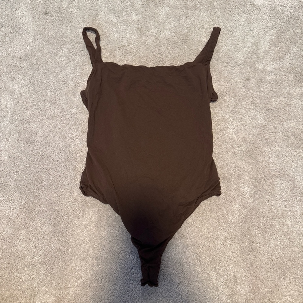 SKIMS fits everybody square neck bodysuit